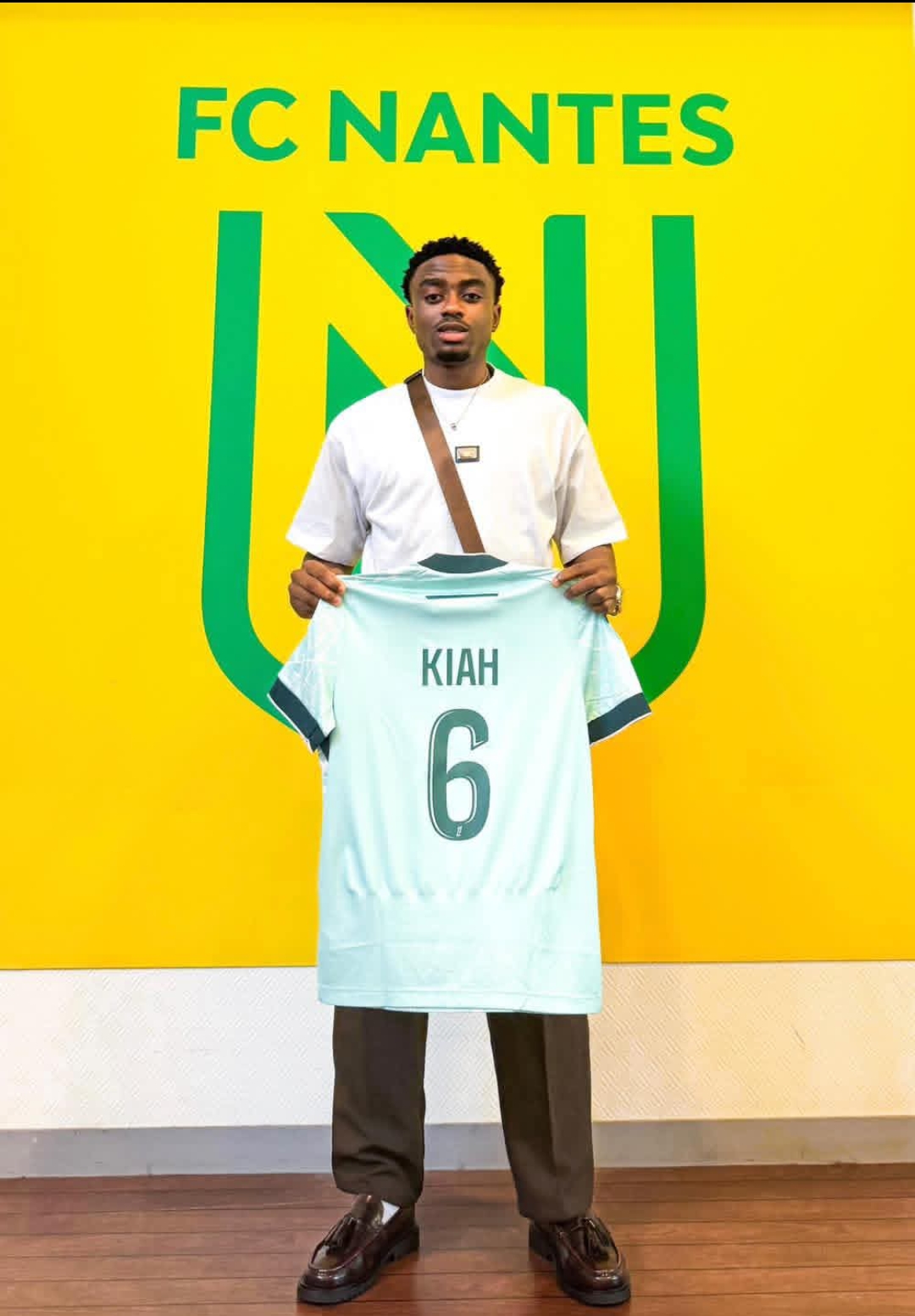 🟡 Mercato : Emmanuel Kiah passe professionnel au FC Nantes.