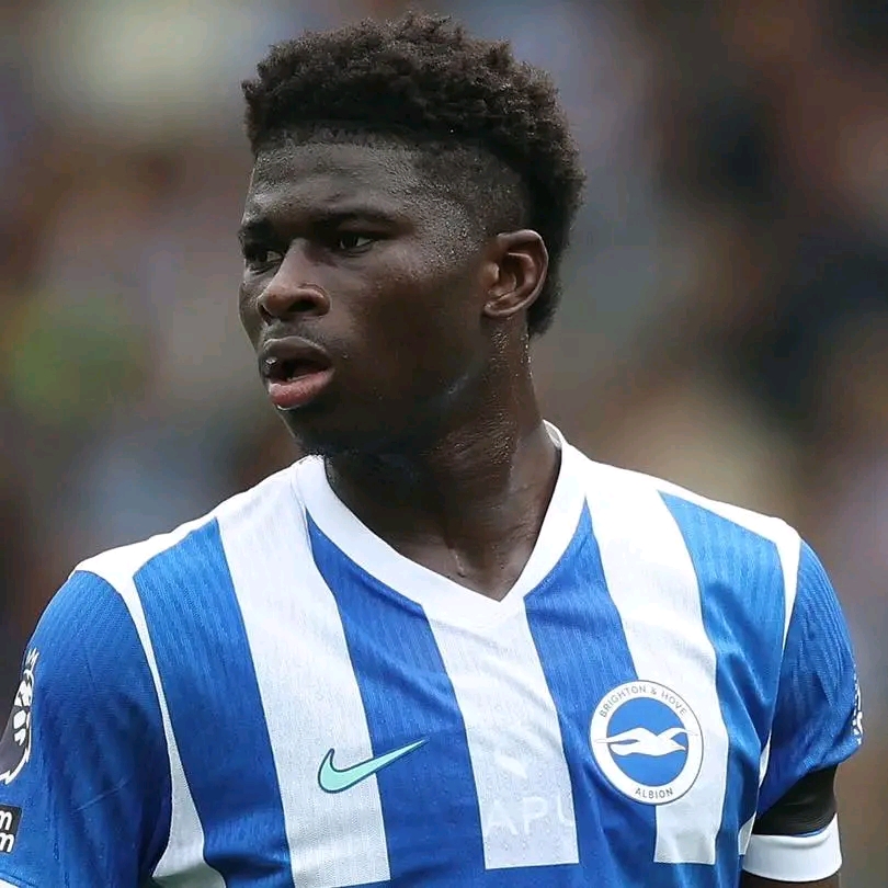 🔵 Mercato : Manchester United passe à l’action pour Carlos Baleba ! 🇨🇲